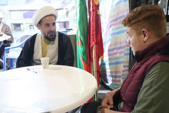 تصاویر/ استمرار خدمت رسانی موکب مدرسه علمیه قرآنی قائد شهید امام خامنه‌ای ارومیه