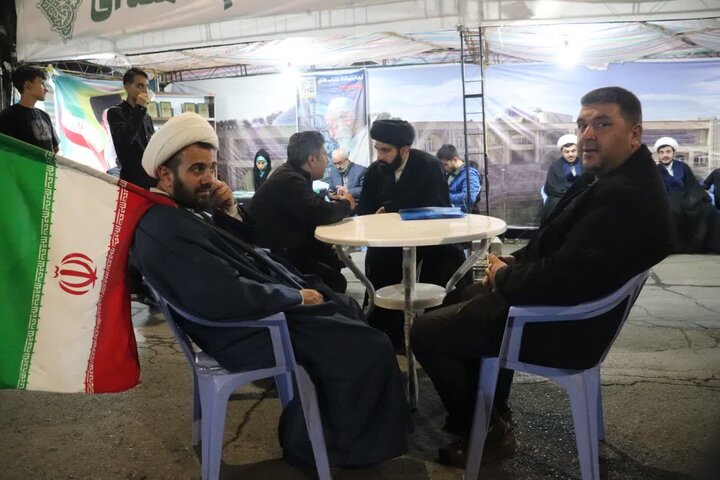 تصاویر/ استمرار خدمت رسانی موکب مدرسه علمیه قرآنی قائد شهید امام خامنه‌ای ارومیه