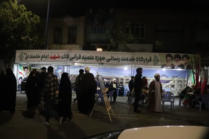 تصاویر/ استمرار خدمت رسانی موکب مدرسه علمیه قرآنی قائد شهید امام خامنه‌ای ارومیه