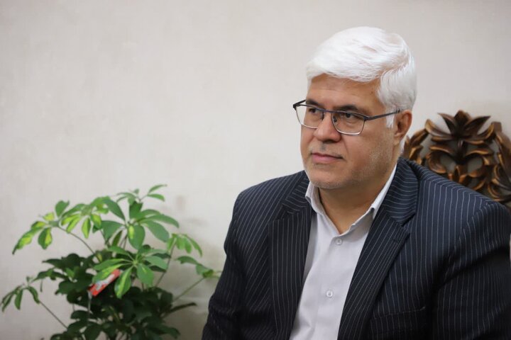 تصاویر/تجلیل استاندار مرکزی از صبر و ایثار خانواده شهید والامقام وحید هاشمی