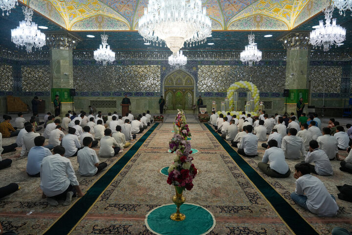 جشن تکلیف ۱۲۰ نوجوان پسر در حرم حضرت معصومه(س)
