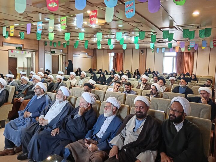 تصاویر/ نشست علمی و توانمندسازی مبلغین غدیر در آمل
