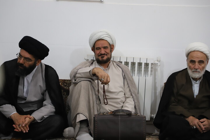 تصاویر/نشست مبلغین هجرت و امین شهرستان بیجار با حضور مدیر حوزه علمیه کردستان