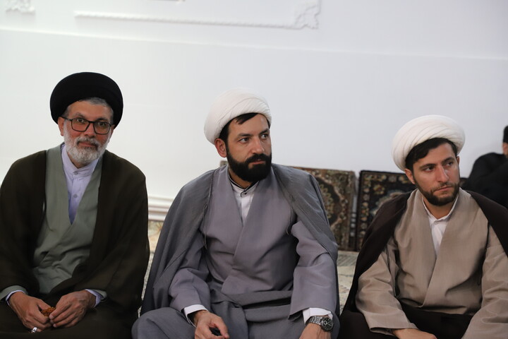 تصاویر/نشست مبلغین هجرت و امین شهرستان بیجار با حضور مدیر حوزه علمیه کردستان