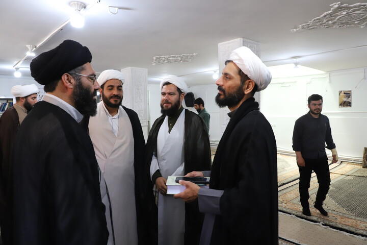 تصاویر/نشست مبلغین هجرت و امین شهرستان بیجار با حضور مدیر حوزه علمیه کردستان