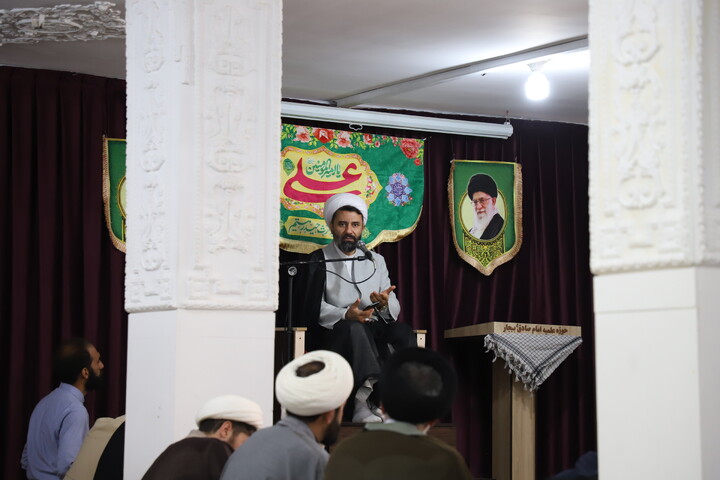 تصاویر/نشست مبلغین هجرت و امین شهرستان بیجار با حضور مدیر حوزه علمیه کردستان