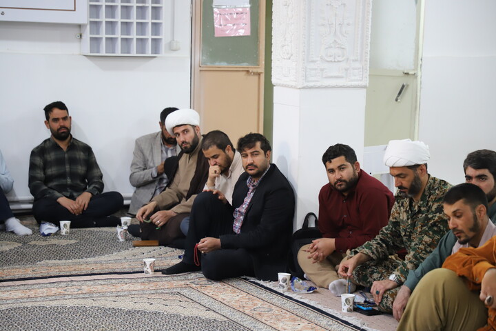 تصاویر/نشست مبلغین هجرت و امین شهرستان بیجار با حضور مدیر حوزه علمیه کردستان