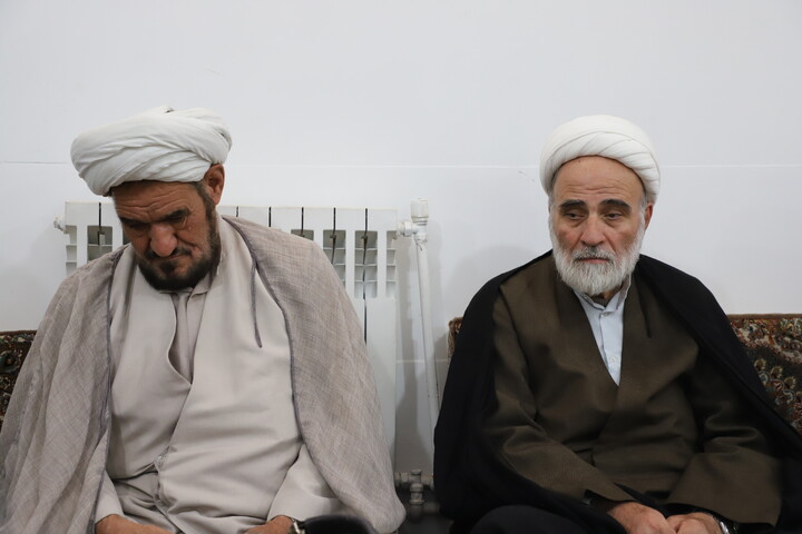 تصاویر/نشست مبلغین هجرت و امین شهرستان بیجار با حضور مدیر حوزه علمیه کردستان