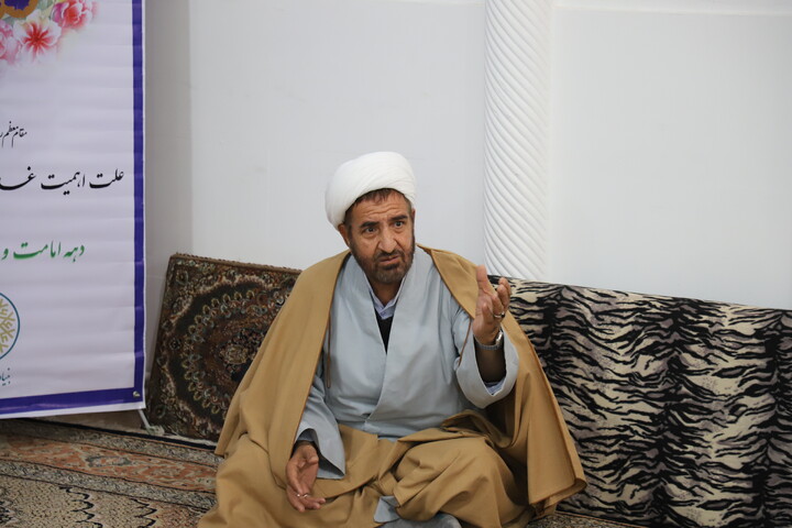 تصاویر/نشست مبلغین هجرت و امین شهرستان بیجار با حضور مدیر حوزه علمیه کردستان