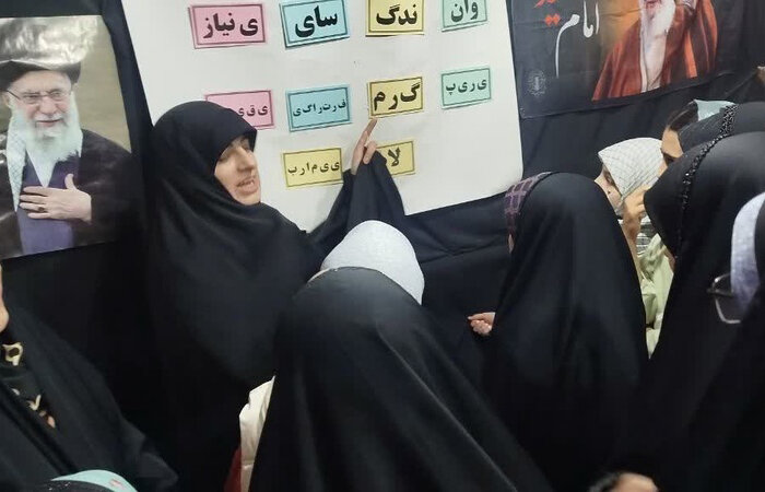 تصاویر/فعالیت‌های فرهنگی و تبلیغی مدارس علمیه خواهران استان کردستان در تجمعات شبانه
