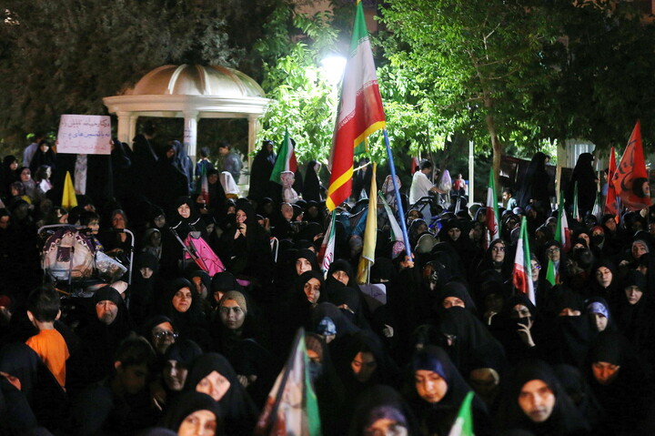 تصاویر/  تجمع مردمی بیعت با رهبر انقلاب اسلامی