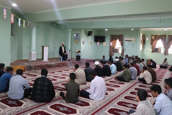 تصاویر/برگزاری دوره مثل خمینی برای طلاب مدارس علمیه استان هرمزگان