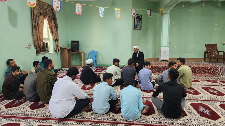 تصاویر/برگزاری دوره مثل خمینی برای طلاب مدارس علمیه استان هرمزگان