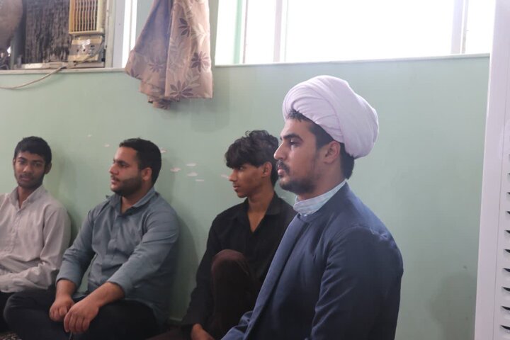 تصاویر/برگزاری دوره مثل خمینی برای طلاب مدارس علمیه استان هرمزگان