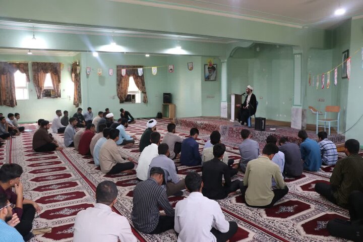 تصاویر/برگزاری دوره مثل خمینی برای طلاب مدارس علمیه استان هرمزگان