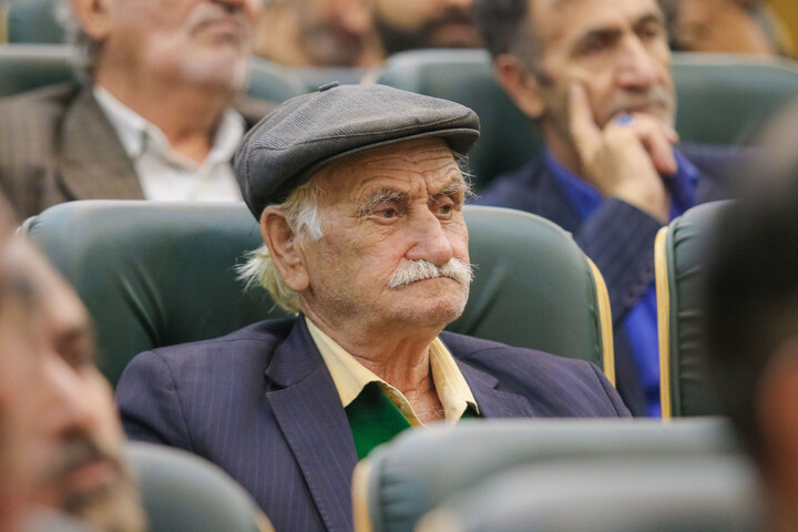 تصاویر/ هجدهمین نشست شاعرانه "مدح امیر"