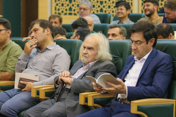 تصاویر/ هجدهمین نشست شاعرانه "مدح امیر"