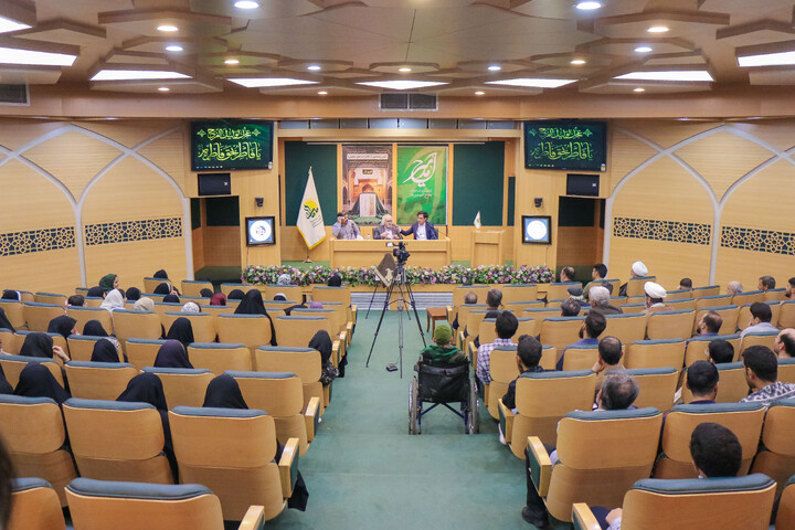 تصاویر/ هجدهمین نشست شاعرانه "مدح امیر"