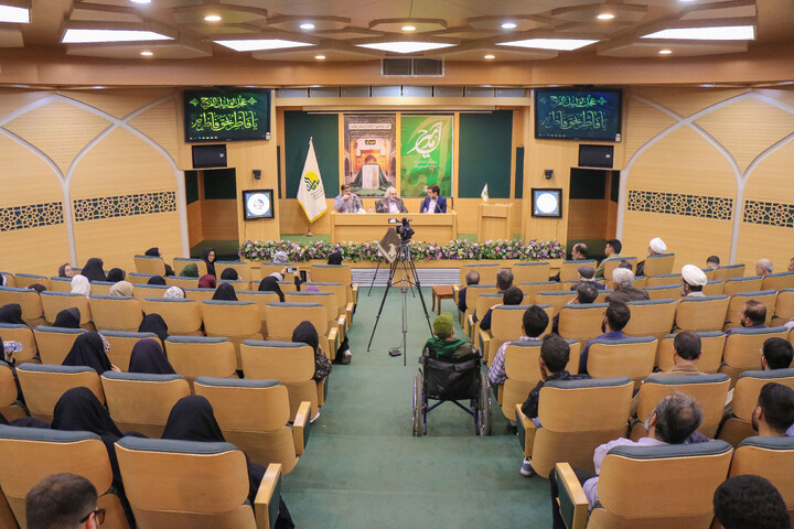 تصاویر/ هجدهمین نشست شاعرانه "مدح امیر"