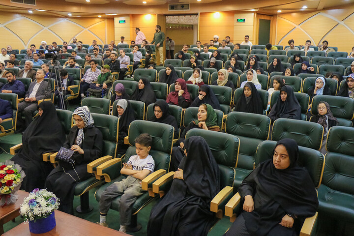 تصاویر/ هجدهمین نشست شاعرانه "مدح امیر"