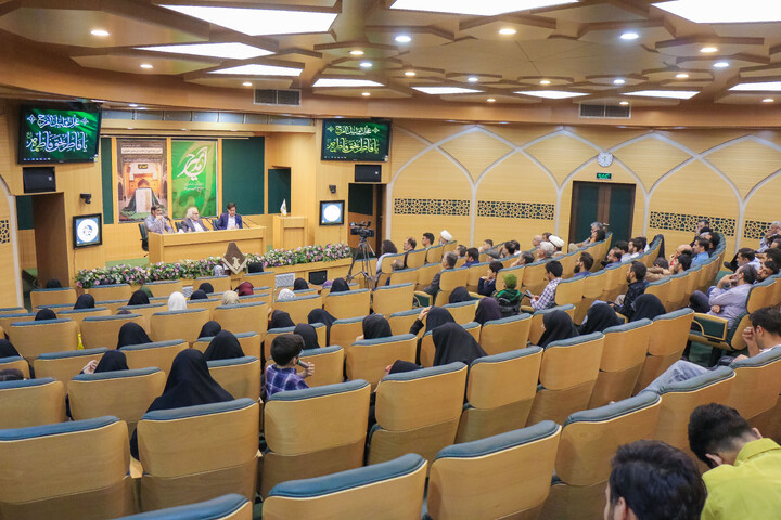 تصاویر/ هجدهمین نشست شاعرانه "مدح امیر"