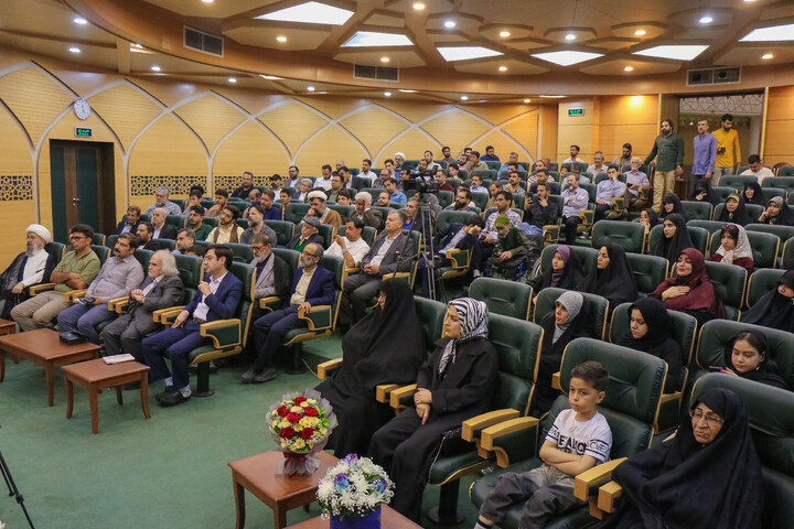 تصاویر/ هجدهمین نشست شاعرانه "مدح امیر"