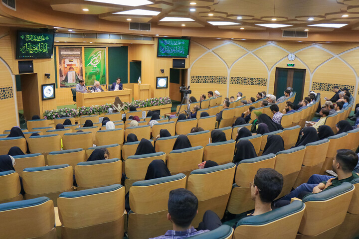 تصاویر/ هجدهمین نشست شاعرانه "مدح امیر"