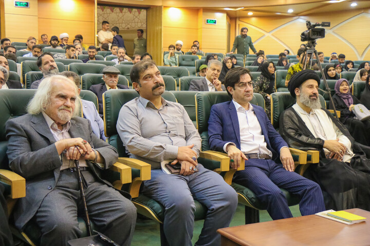 تصاویر/ هجدهمین نشست شاعرانه "مدح امیر"