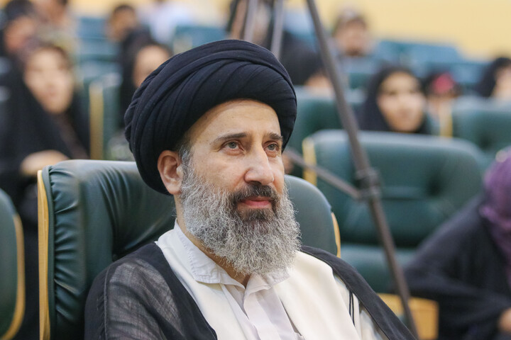 تصاویر/ هجدهمین نشست شاعرانه "مدح امیر"