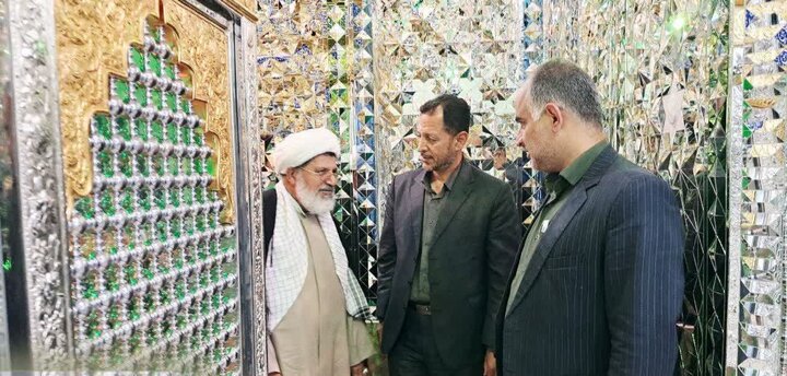 تصاویر/ حضور نماینده ولی فقیه در سازمان انتظامی کشور در بقعه متبرکه امامزاده ابراهیم (ع) آمل
