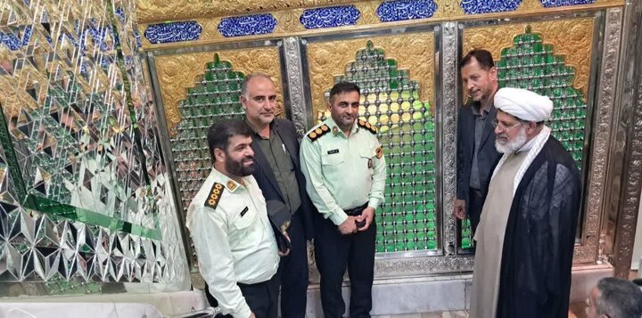 تصاویر/ حضور نماینده ولی فقیه در سازمان انتظامی کشور در بقعه متبرکه امامزاده ابراهیم (ع) آمل