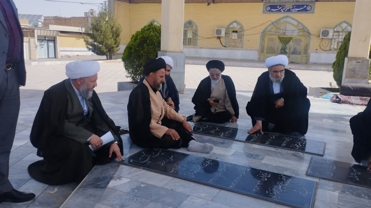 اولین جلسه قرارگاه مسجد شهرستان آران وبیدگل در سفید شهر برگزار گردید+تصاویر