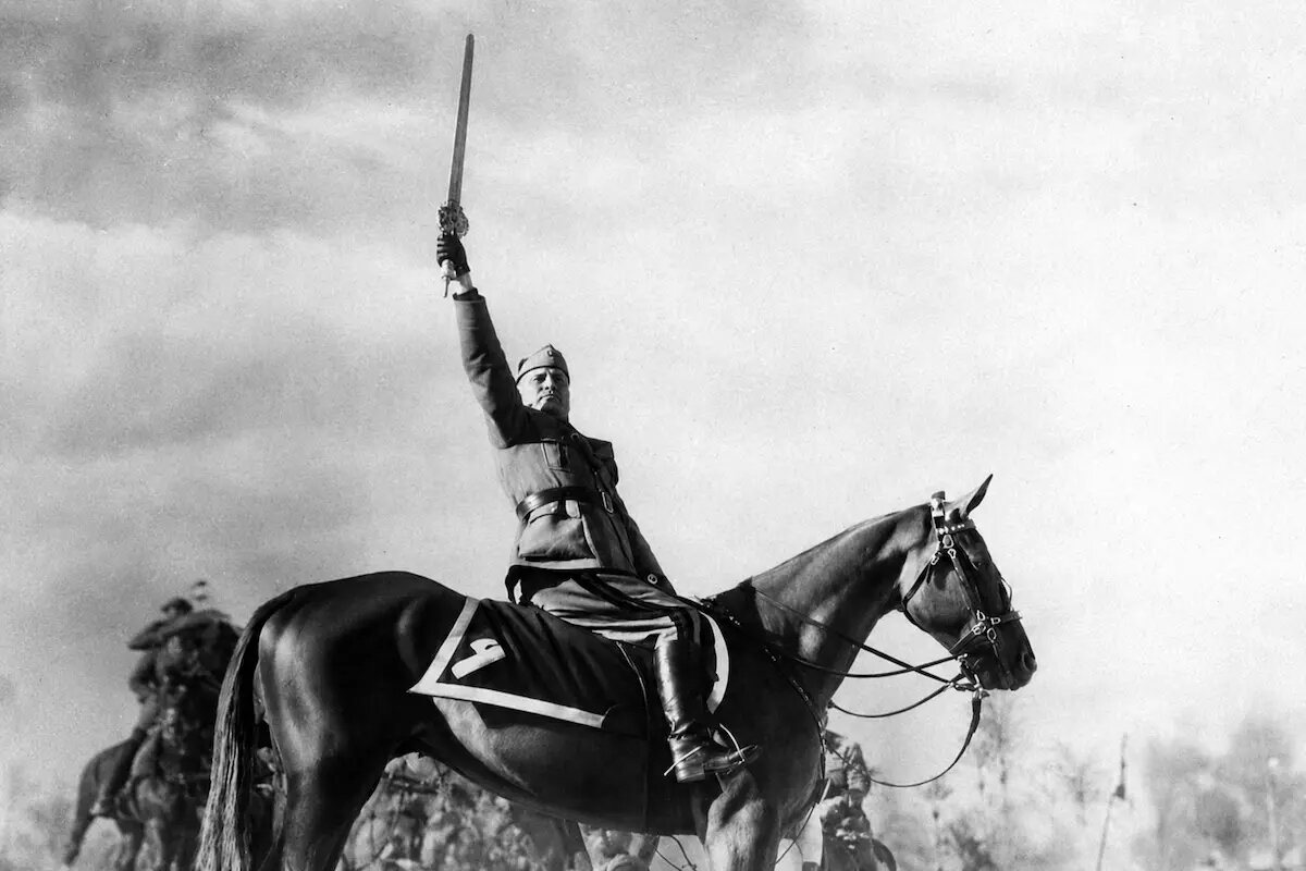 Islam, fascismo e comunismo a confronto