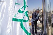 تقرير مصور | رايةُ الغديرِ تُرفعُ بأهازيج وأفراح في الصحنِ الحيدريِّ