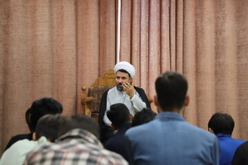 تصاویر/ سخنرانی مدیر حوزه علمیه کردستان در جمع طلاب حوزه علمیه خاتم الانبیاء سنندج