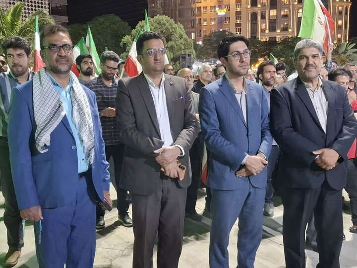 تصاویر/ نود و دومین شب حماسه حضور کاشانی ها در میدان امام خامنه ای (ره)