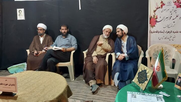 تصاویر/نود و دومین شب تداوم فعالیت فرهنگی و تبلیغی موکب مدارس علمیه آیت اللّه اعتمادی