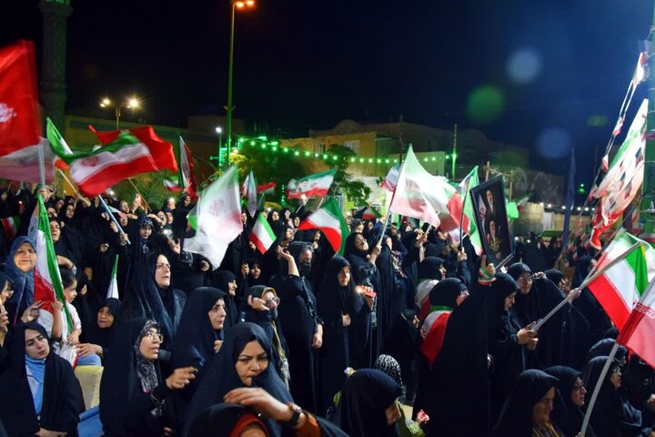 تصاویر/ نود و دومین شب حماسه حضور آران و بیدگلی ها در میدان سردار سلیمانی