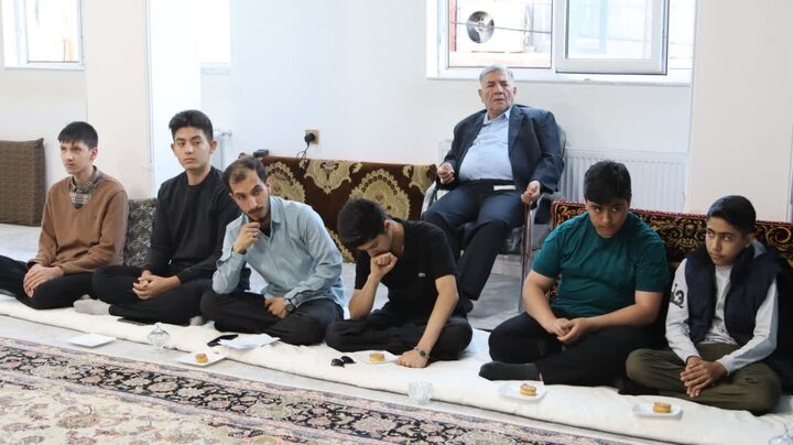 تصاویر/ جلسه هماهنگی برنامه های عید غدیر در شاهین دژ