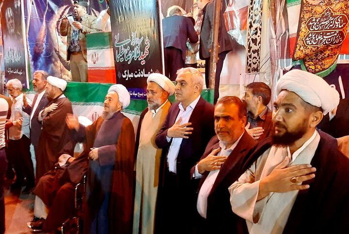 تصاویر / میدان اصلی شاهین دژ غرق در فریادهای مرگ بر آمریکا و اسرائیل