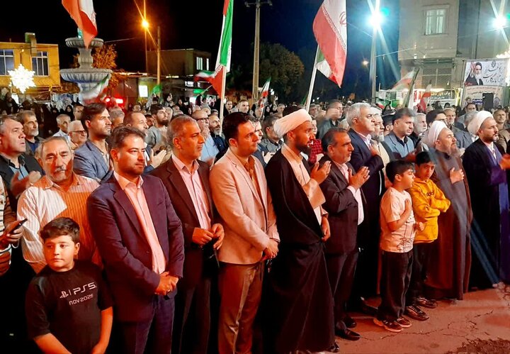 تصاویر / میدان اصلی شاهین دژ غرق در فریادهای مرگ بر آمریکا و اسرائیل