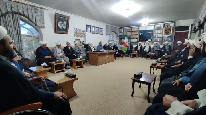 تصاویر/ نشست هم‌اندیشی امامان جماعت شهرستان میاندوآب