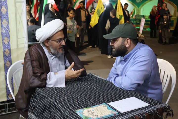 تصاویر/ استمرار فعالیت موکب فرهنگی، تبیینی مدرسه علمیه امام خمینی (ره) ارومیه در تجمعات مردمی