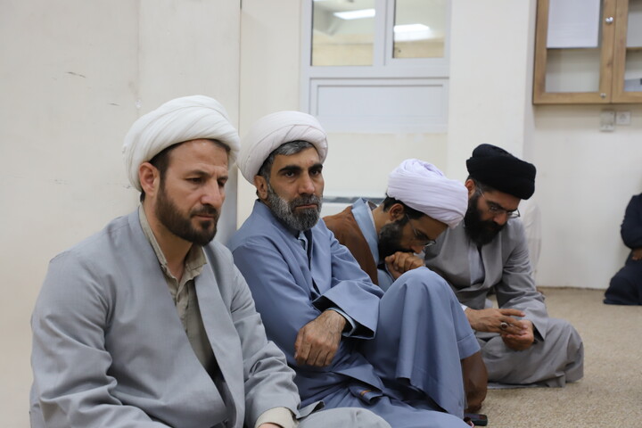 تصاویر/سخنرانی مدیر حوزه علمیه کردستان در جمع طلاب حوزه علمیه خاتم الانبیاء سنندج