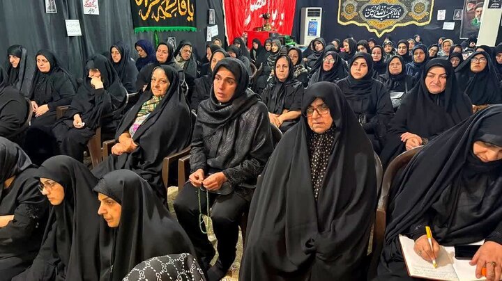تصاویر/ برگزاری جلسه تفسیر قرآن در هیئت صاحب الزمان (عج)