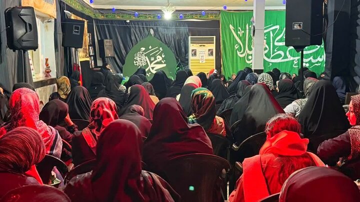 تصاویر/ برگزاری جلسه تفسیر قرآن در هیئت صاحب الزمان (عج)