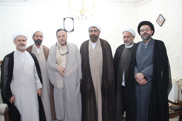 تصاویر / دیدار مدیر حوزه علمیه استان قزوین با دو نفر از روحانیون جانباز دفاع مقدس استان قزوین