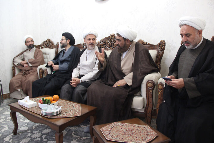 تصاویر / دیدار مدیر حوزه علمیه استان قزوین با دو نفر از روحانیون جانباز دفاع مقدس استان قزوین