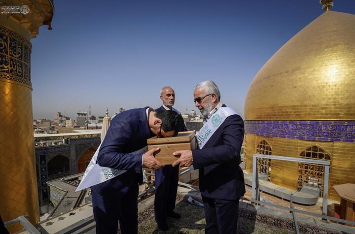 Al Santuario dell’Imam Ali si alza la bandiera di Ghadir: al via le celebrazioni dell’Eid Allah al-Akbar