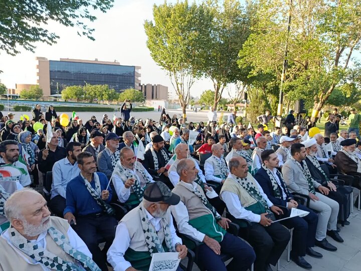 تصاویر/برپایی بیرق علوی بر فراز بوستان ملت شهر اراک